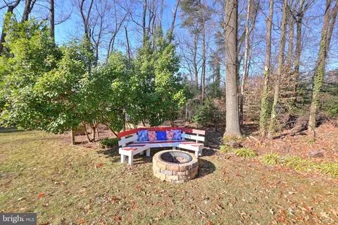 Exterior - 7914 Saint George Ct, Springfield, VA 22153 photo 5 of 7
