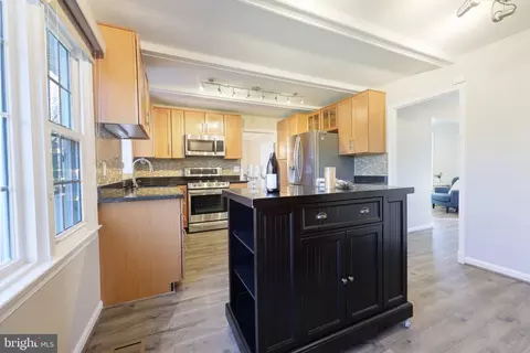 Kitchen - 7914 Saint George Ct, Springfield, VA 22153 photo 3 of 4