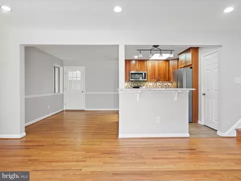 6817 Cabin John Rd, Springfield, VA 22150 photo 10