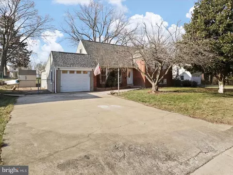 6817 Cabin John Rd, Springfield, VA 22150 photo 3