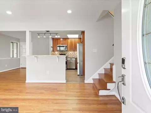 6817 Cabin John Rd, Springfield, VA 22150 photo 5