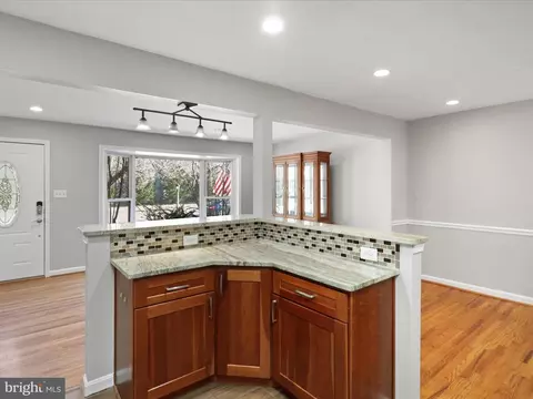 6817 Cabin John Rd, Springfield, VA 22150 photo 21