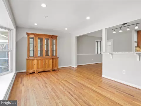 6817 Cabin John Rd, Springfield, VA 22150 photo 7