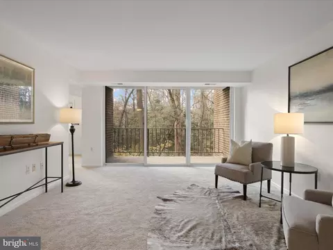 1534 Northgate Sq #12B, Reston, VA 20190