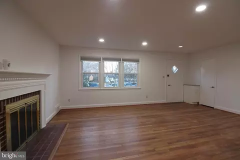 5426 Lehigh Ln, Springfield, VA 22151 photo 3