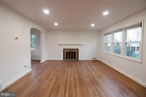 5426 Lehigh Ln, Springfield, VA 22151 photo 2