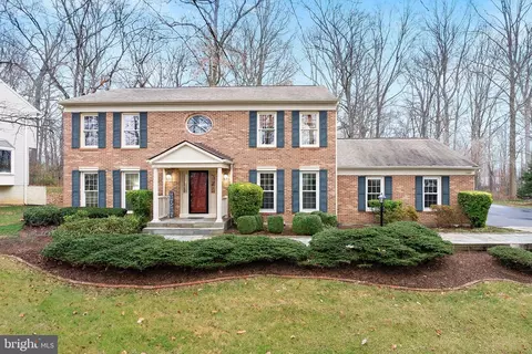 1283 Shaker Woods Rd, Herndon, VA 20170