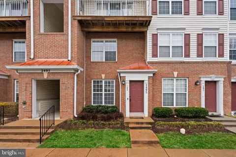 2495 Angeline Dr #102, Herndon, VA 20171