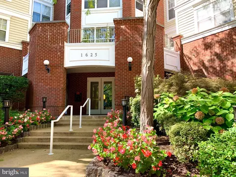 1625 International Dr #114, Mclean, VA 22102