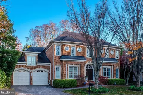 7422 Old Maple Sq, Mclean, VA 22102