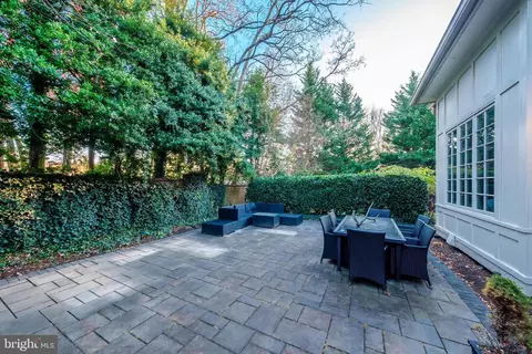 Exterior - 7422 Old Maple Sq, Mclean, VA 22102 photo 4 of 7