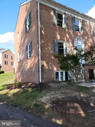 14498 Golden Oak Rd, Centreville, VA 20121