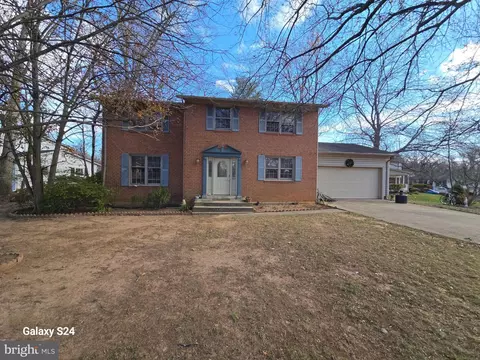 4773 Farndon Ct, Fairfax, VA 22032
