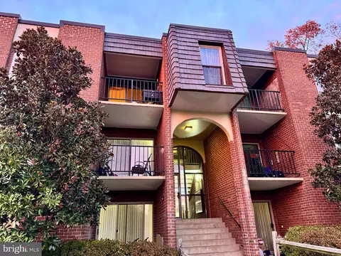 8300 Tobin Rd #31, Annandale, VA 22003