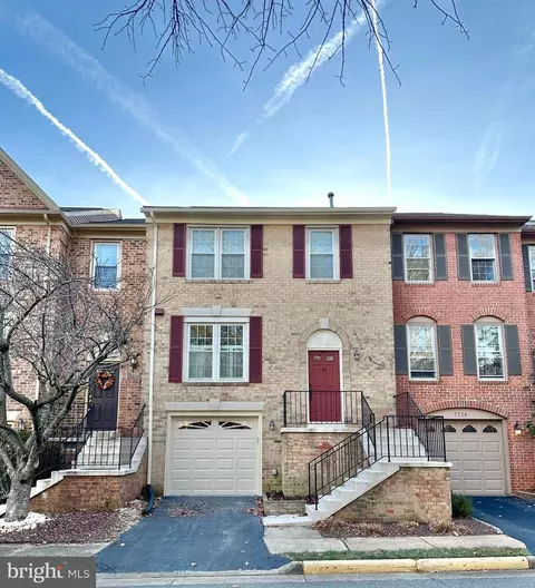 7716 Gromwell Ct, Springfield, VA 22152 photo 2