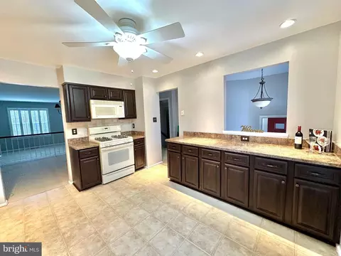 7716 Gromwell Ct, Springfield, VA 22152 photo 10