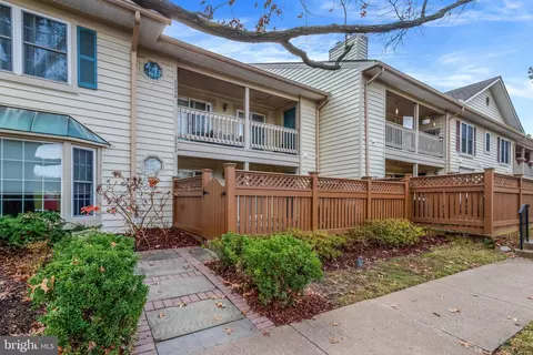 6090 A Essex House Sq, Alexandria, VA 22310