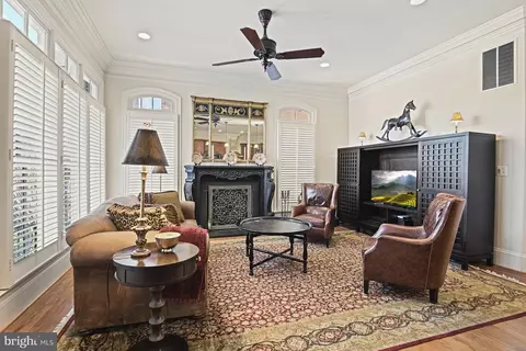 Living - 7218 Farm Meadow Ct, Mclean, VA 22101 photo 3 of 5