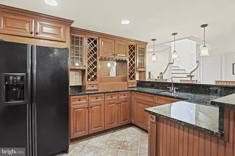 Kitchen - 7218 Farm Meadow Ct, Mclean, VA 22101 photo 5 of 7