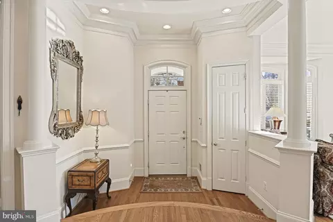 Entry Way - 7218 Farm Meadow Ct, Mclean, VA 22101 photo 3 of 8