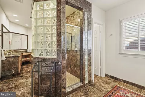Bath - 7218 Farm Meadow Ct, Mclean, VA 22101 photo 1 of 9
