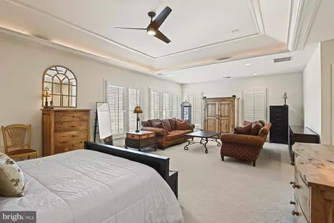Bedroom - 7218 Farm Meadow Ct, Mclean, VA 22101 photo 3 of 7