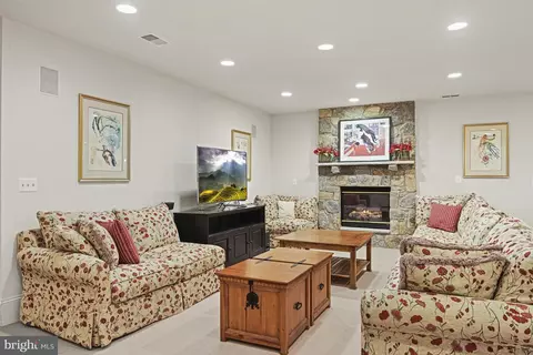 Other - 7218 Farm Meadow Ct, Mclean, VA 22101 photo 11 of 21