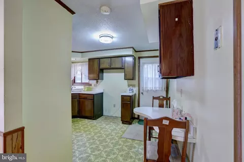 Entry Way - 816 Utterback Store Rd, Great Falls, VA 22066 photo 1 of 1