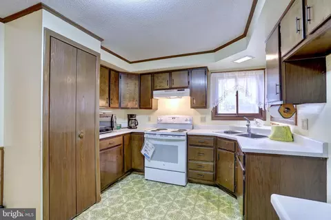 Kitchen - 816 Utterback Store Rd, Great Falls, VA 22066 photo 2 of 2