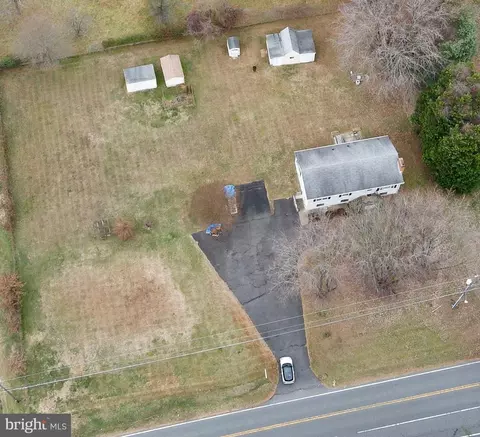 View/Area - 816 Utterback Store Rd, Great Falls, VA 22066 photo 3 of 7