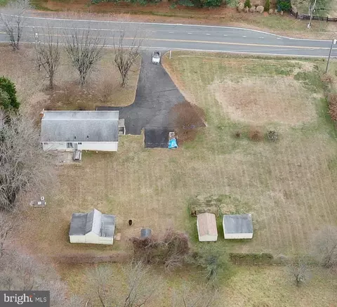 View/Area - 816 Utterback Store Rd, Great Falls, VA 22066 photo 4 of 7