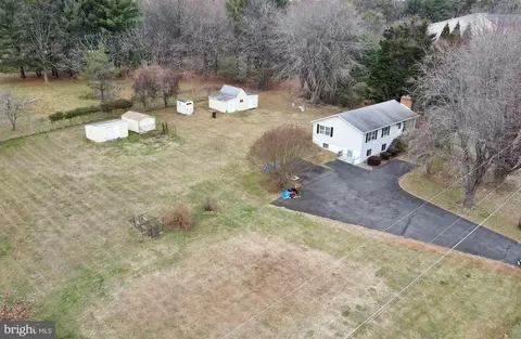View/Area - 816 Utterback Store Rd, Great Falls, VA 22066 photo 6 of 7