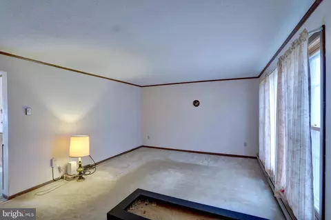 Living - 816 Utterback Store Rd, Great Falls, VA 22066 photo 2 of 2