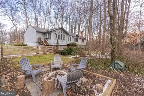 6923 Colburn Dr, Annandale, VA 22003