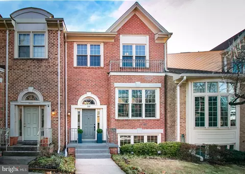 2109 Kings Garden Way, Falls Church, VA 22043