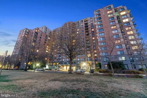 2451 Midtown Ave #924, Alexandria, VA 22303