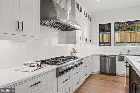 Kitchen - 6804 Lemon Rd, Mclean, VA 22101 photo 6 of 6