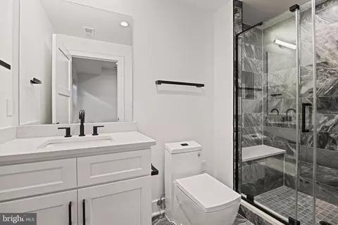 Bath - 6804 Lemon Rd, Mclean, VA 22101 photo 19 of 23