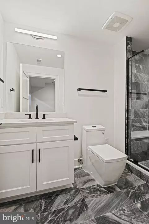 Bath - 6804 Lemon Rd, Mclean, VA 22101 photo 20 of 23