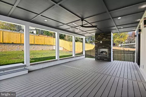 Exterior - 6804 Lemon Rd, Mclean, VA 22101 photo 4 of 10