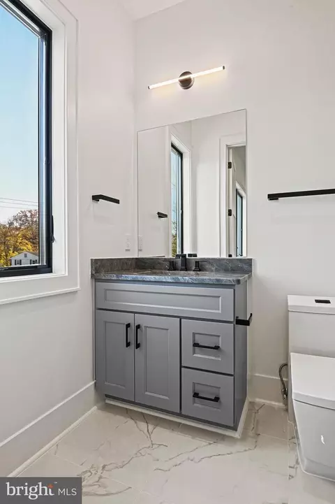 Bath - 6804 Lemon Rd, Mclean, VA 22101 photo 17 of 23