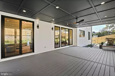 Exterior - 6804 Lemon Rd, Mclean, VA 22101 photo 3 of 10