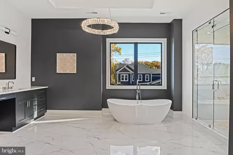 Bath - 6804 Lemon Rd, Mclean, VA 22101 photo 7 of 23