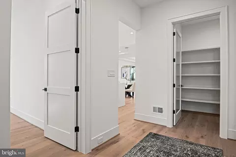 Entry Way - 6804 Lemon Rd, Mclean, VA 22101 photo 7 of 16