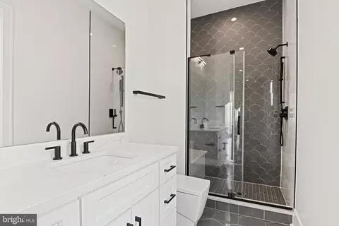 Bath - 6804 Lemon Rd, Mclean, VA 22101 photo 2 of 23