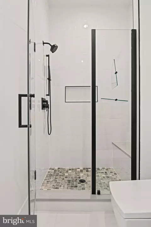 Bath - 6804 Lemon Rd, Mclean, VA 22101 photo 15 of 23