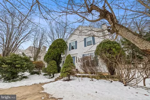 5986 Powells Landing Rd, Burke, VA 22015