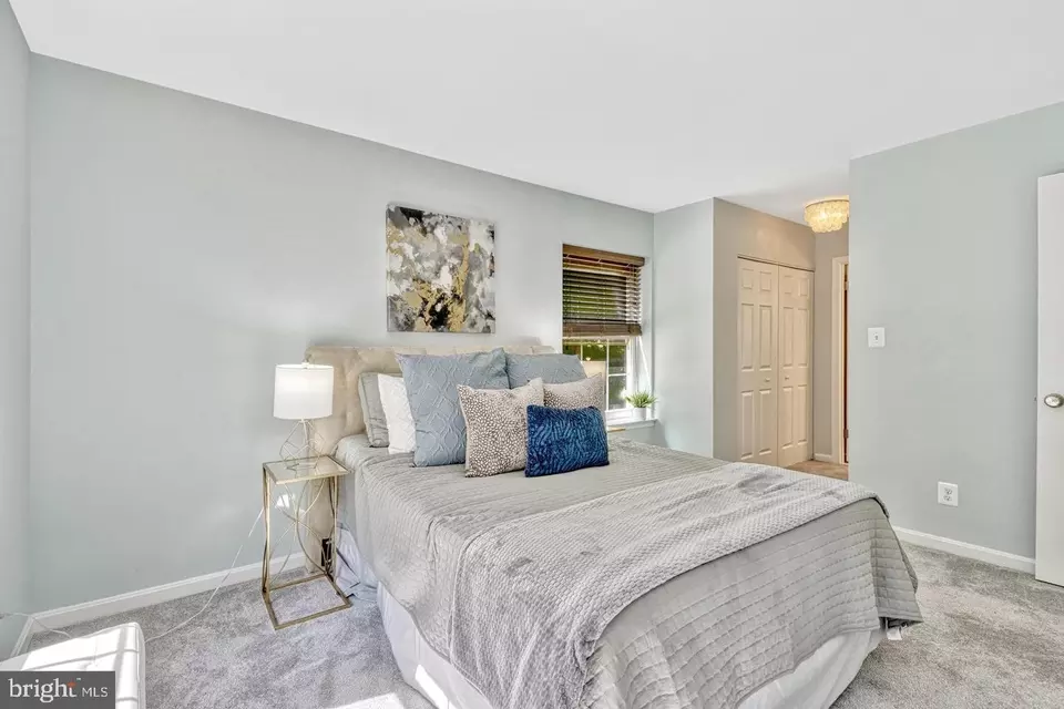 Bedroom - 5918 Cove Landing Rd #201, Burke, VA 22015 photo 4 of 5