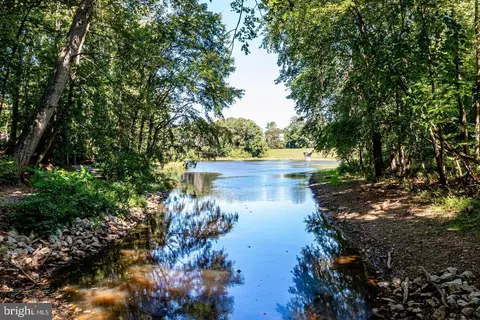 View/Area - 5918 Cove Landing Rd #201, Burke, VA 22015 photo 1 of 3