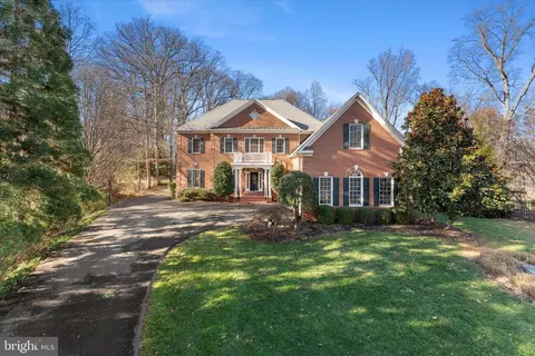 10649 Oakton Ridge Ct, Oakton, VA 22124